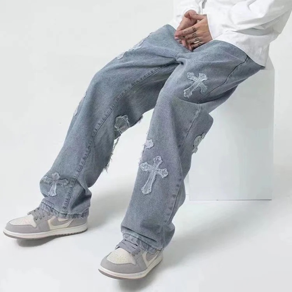 Cross patch baggy jeans